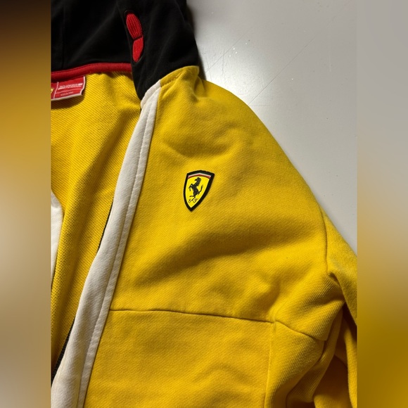 Kids Ferrari Yellow Jacket Size 11/12 New - Picture 6 of 13